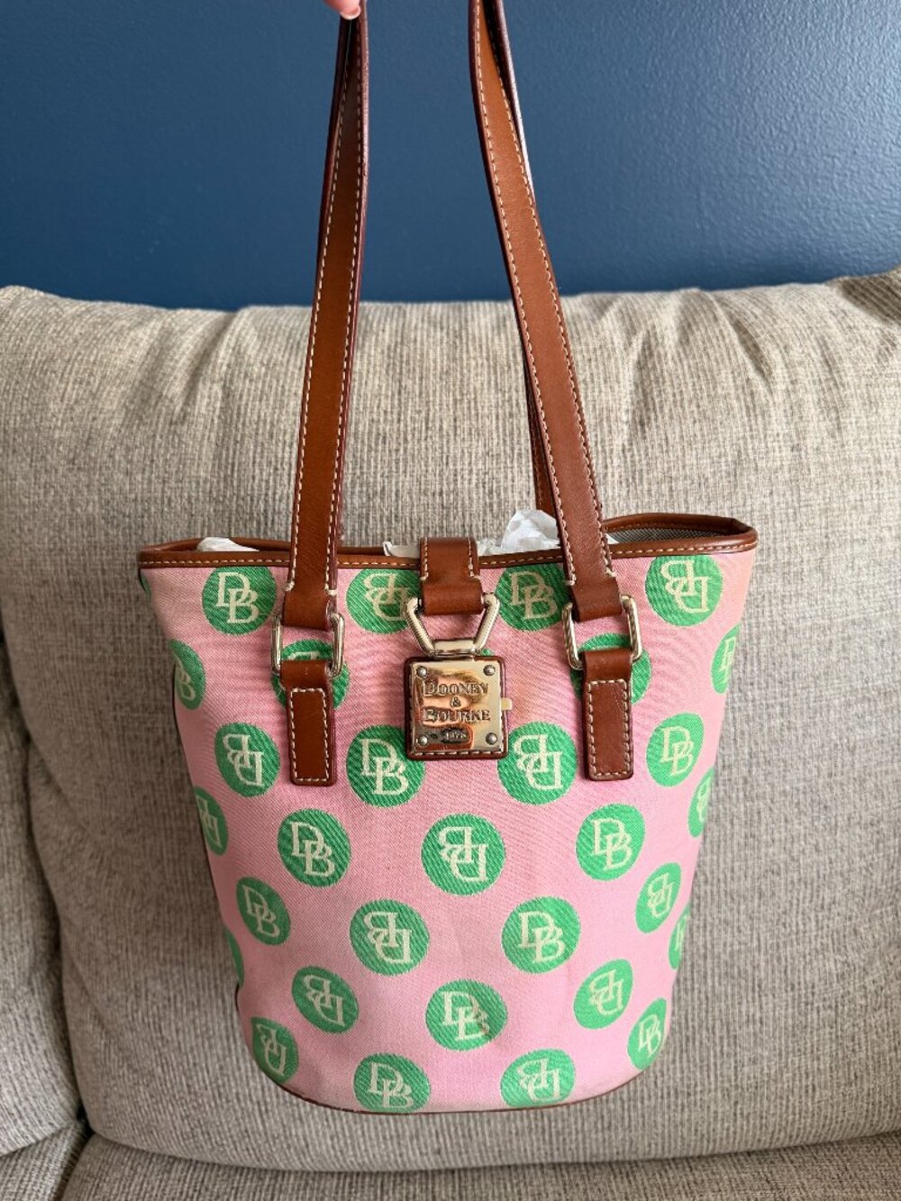 Dooney & Bourke Pink Signature Canvas Bucket Tote EUC - Picture 1 of 2